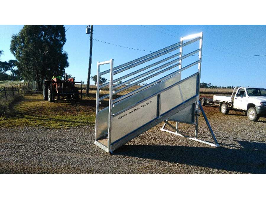 matts cattle loading ramp